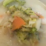 白菜と芋と人参とブロッコリーとしめじのミルクスープ